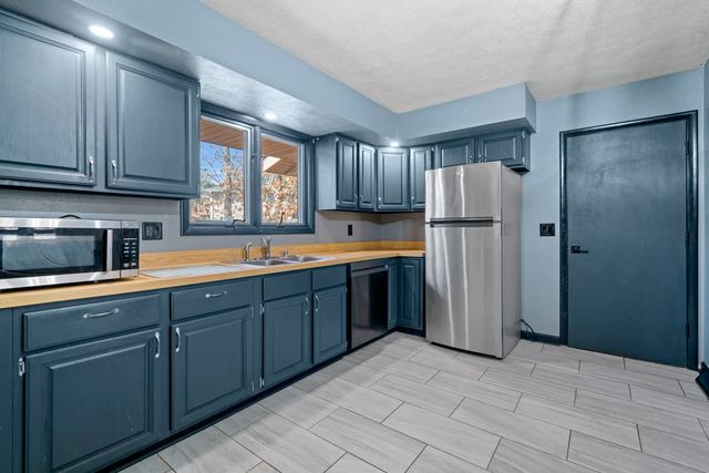 6466 Thorncrest Drive, Rockford, IL 61109