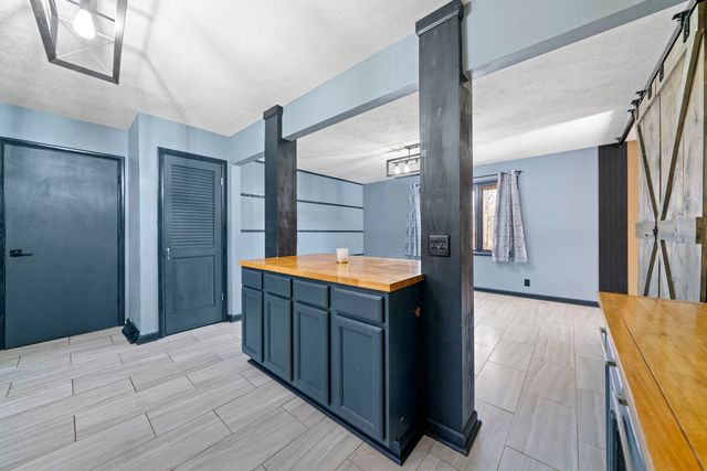 6466 Thorncrest Drive, Rockford, IL 61109