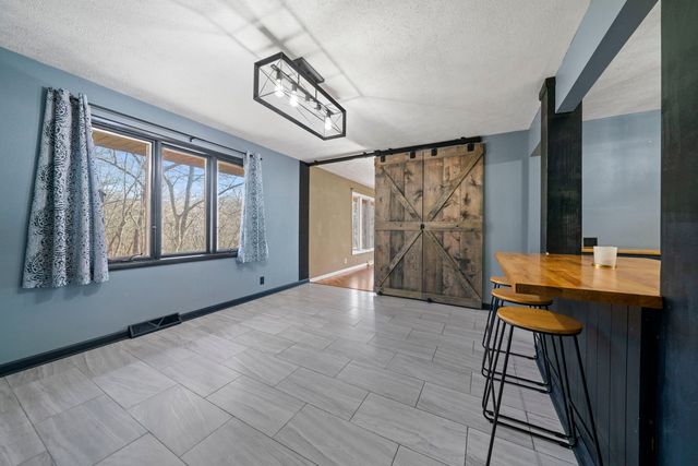 6466 Thorncrest Drive, Rockford, IL 61109