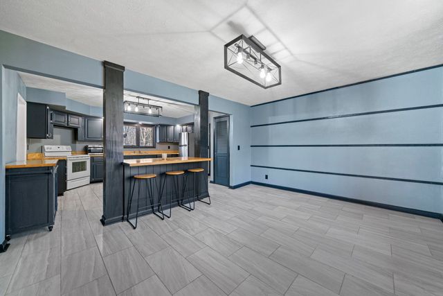 6466 Thorncrest Drive, Rockford, IL 61109