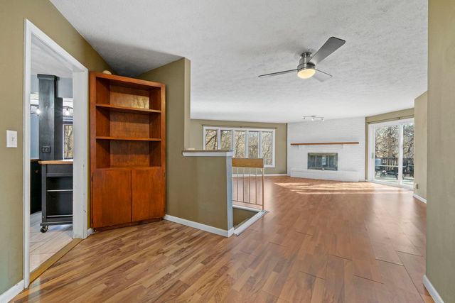 6466 Thorncrest Drive, Rockford, IL 61109