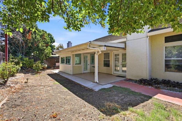 8947 Giant Panda Drive, Sacramento, CA 95829