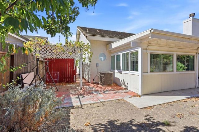8947 Giant Panda Drive, Sacramento, CA 95829