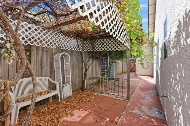 8947 Giant Panda Drive, Sacramento, CA 95829