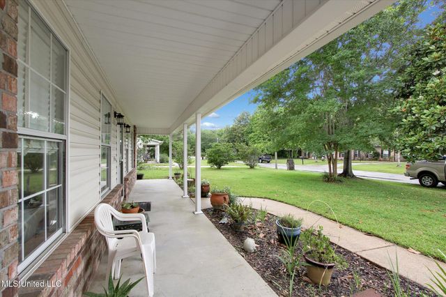 8809 Old Walnut Road, Ocean Springs, MS 39564