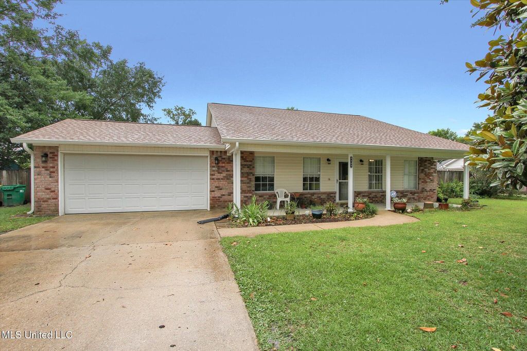 8809 Old Walnut Road, Ocean Springs, MS 39564