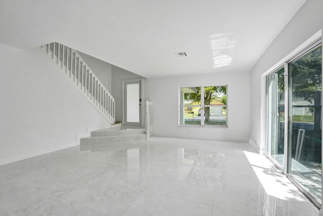 9740 SW 14TH Street, Pembroke Pines, FL 33025
