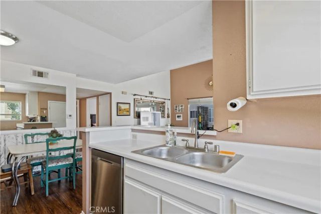 21305 Nandina Lane 201, Newhall, CA 91321