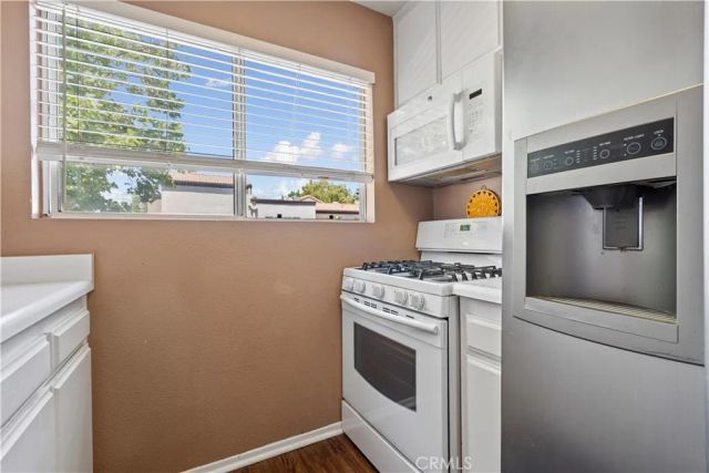 21305 Nandina Lane 201, Newhall, CA 91321