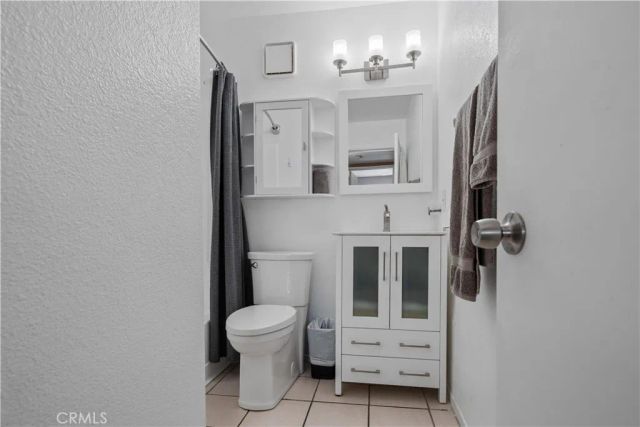 21305 Nandina Lane 201, Newhall, CA 91321