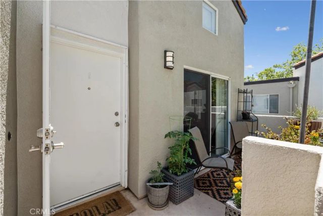 21305 Nandina Lane 201, Newhall, CA 91321