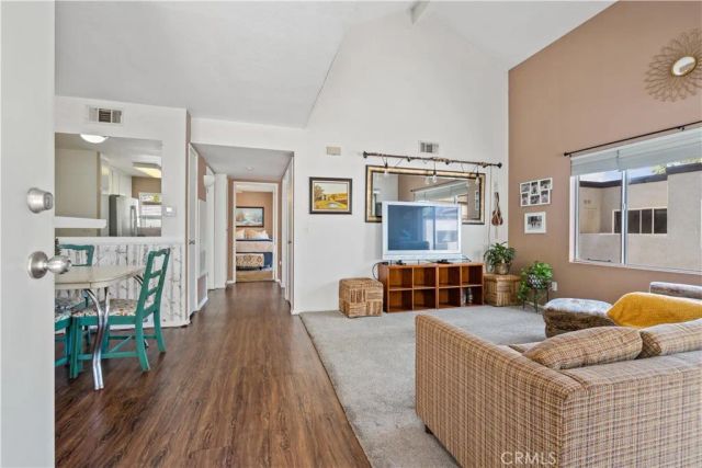 21305 Nandina Lane 201, Newhall, CA 91321