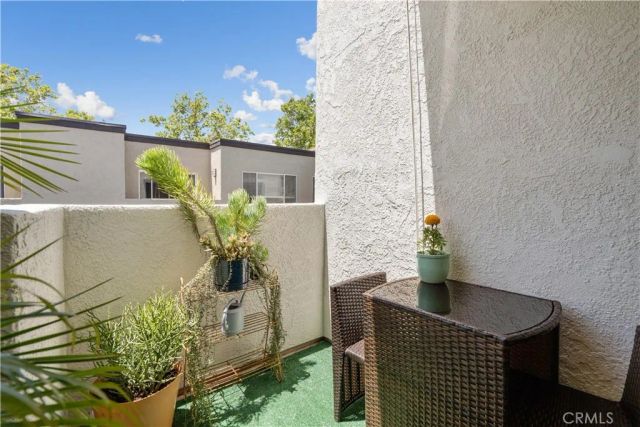 21305 Nandina Lane 201, Newhall, CA 91321