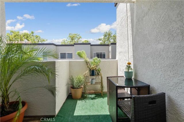 21305 Nandina Lane 201, Newhall, CA 91321