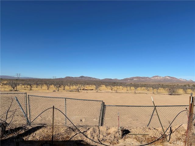 40694 Mountain View Road, Newberry Springs, CA 92365