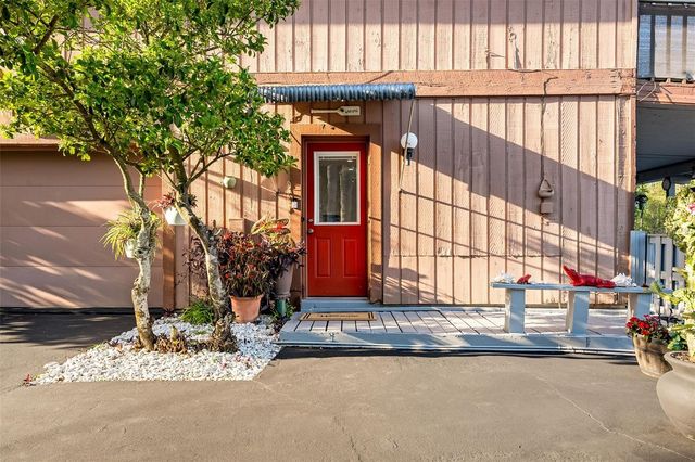 17301 ESTES ROAD, Lutz, FL 33548