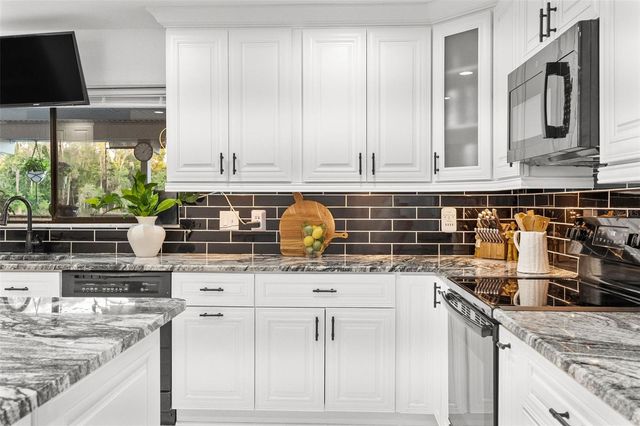 17301 ESTES ROAD, Lutz, FL 33548