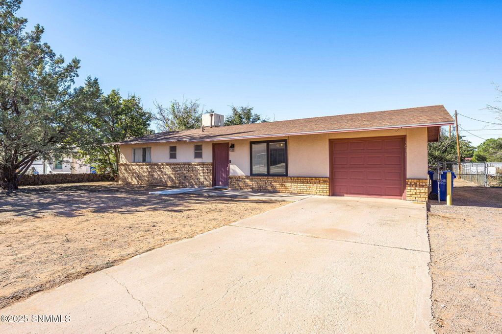 5031 Hacienda Avenue, Las Cruces, NM 88011