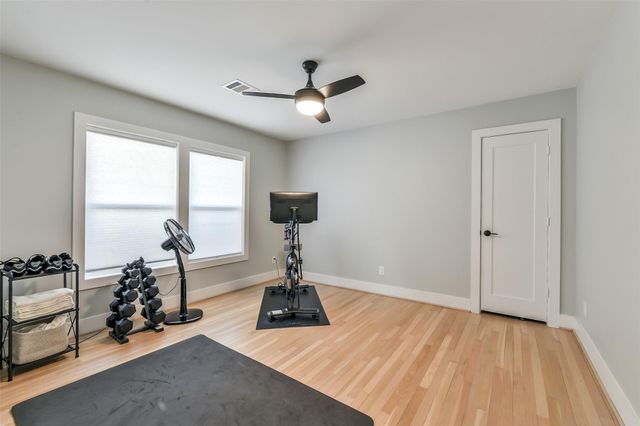 910 Algregg Street, Houston, TX 77009