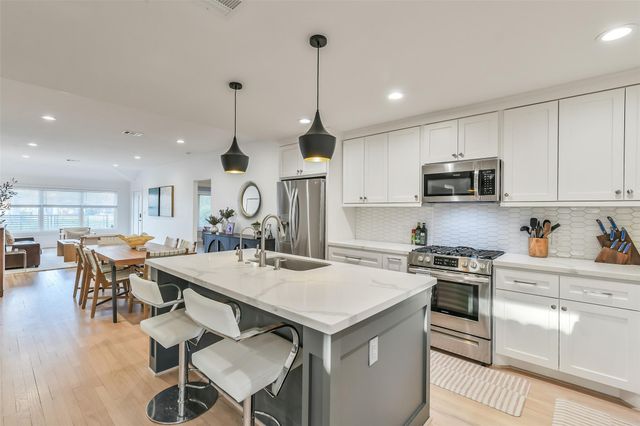 910 Algregg Street, Houston, TX 77009