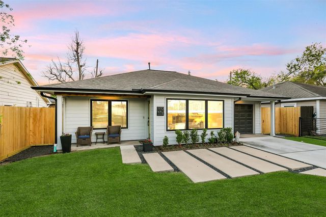 910 Algregg Street, Houston, TX 77009