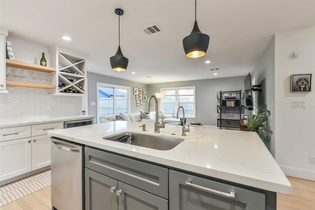 910 Algregg Street, Houston, TX 77009