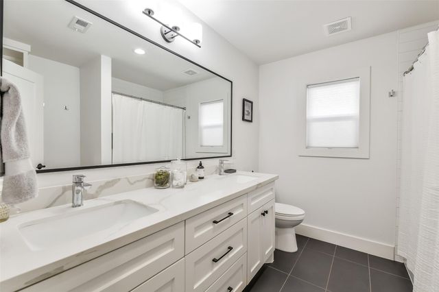 910 Algregg Street, Houston, TX 77009