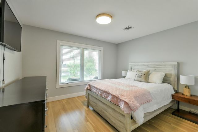 910 Algregg Street, Houston, TX 77009