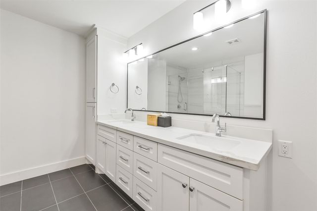 910 Algregg Street, Houston, TX 77009