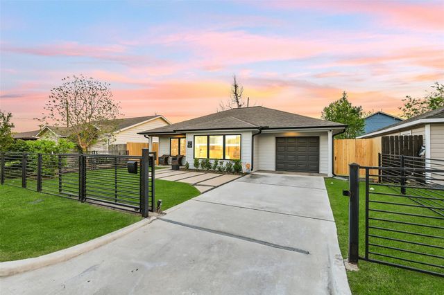 910 Algregg Street, Houston, TX 77009