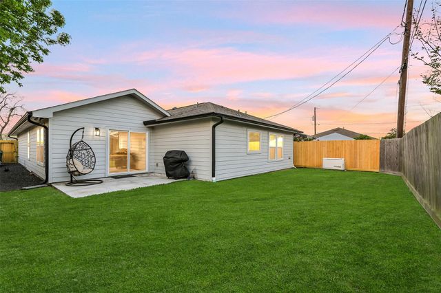 910 Algregg Street, Houston, TX 77009