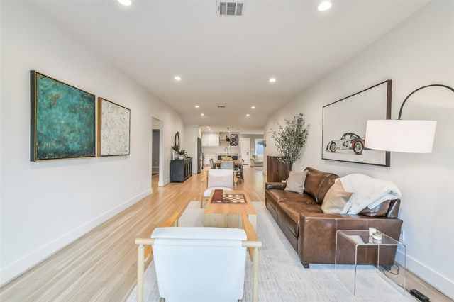 910 Algregg Street, Houston, TX 77009