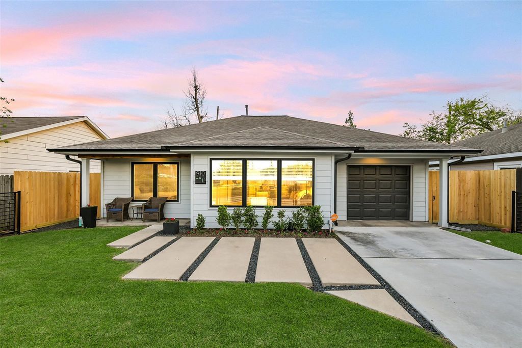 910 Algregg Street, Houston, TX 77009