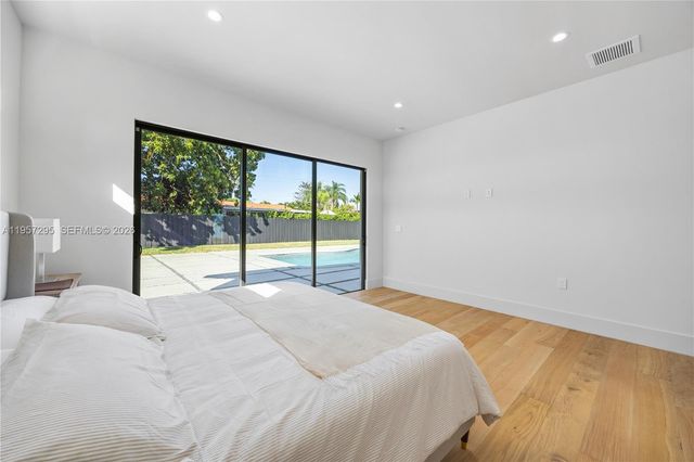 8765 SW 175th St, Palmetto Bay, FL 33157