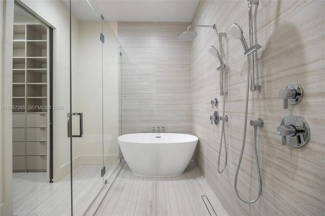 8765 SW 175th St, Palmetto Bay, FL 33157