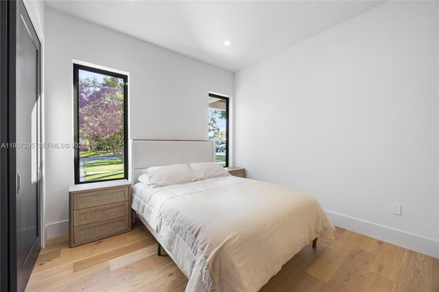 8765 SW 175th St, Palmetto Bay, FL 33157