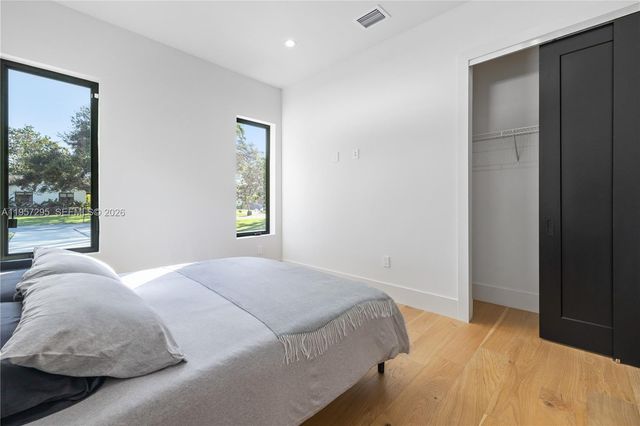 8765 SW 175th St, Palmetto Bay, FL 33157