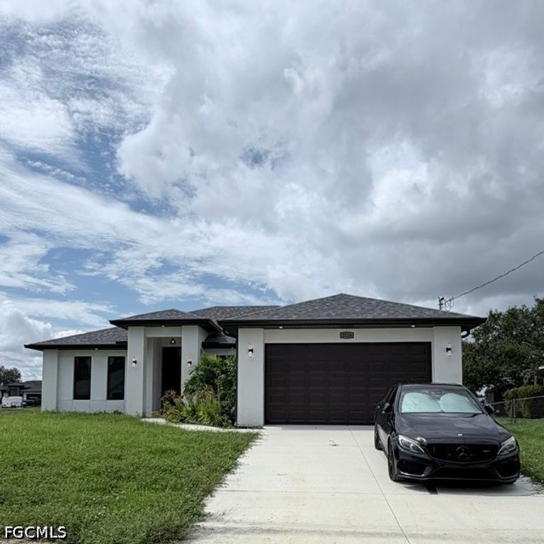2124 NE 28th ST, Cape Coral, FL 33909