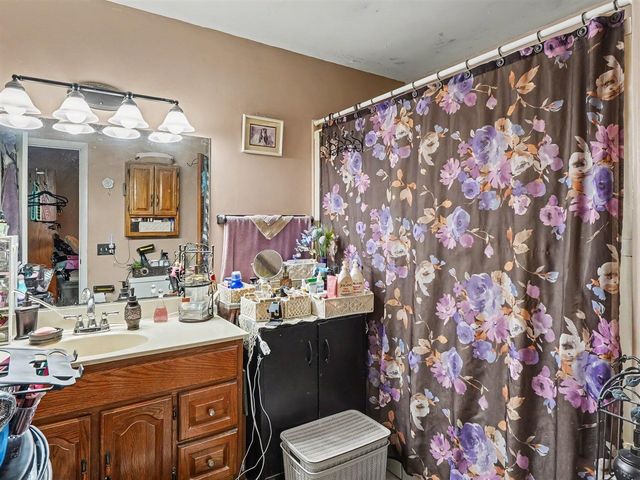 43 Butternut Court, Chelsea, MI 48118