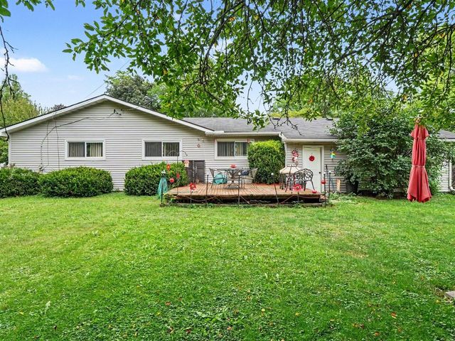43 Butternut Court, Chelsea, MI 48118