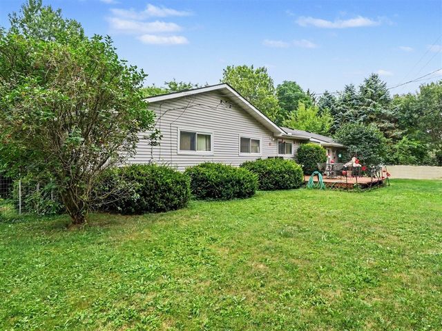 43 Butternut Court, Chelsea, MI 48118