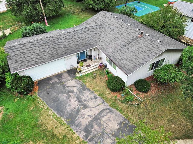 43 Butternut Court, Chelsea, MI 48118
