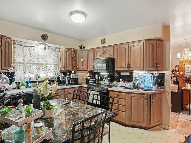 43 Butternut Court, Chelsea, MI 48118