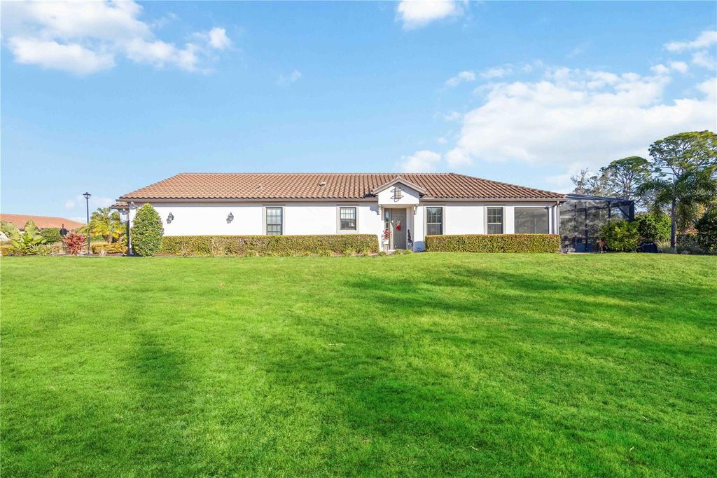 Image 4 of property listing at 5868 SEMOLINO STREET, Nokomis, FL 34275