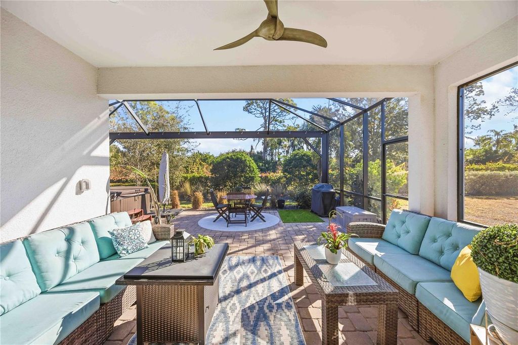 Image 10 of property listing at 5868 SEMOLINO STREET, Nokomis, FL 34275