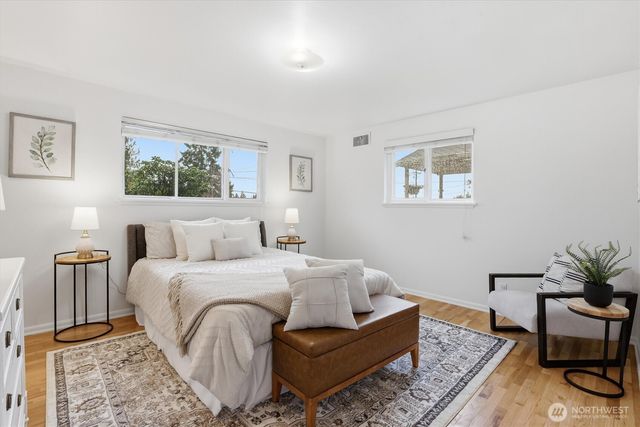 11515 25th Avenue NE, Seattle, WA 98125