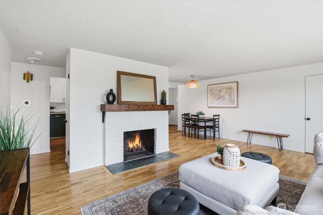 11515 25th Avenue NE, Seattle, WA 98125