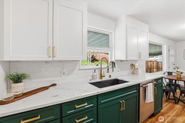 11515 25th Avenue NE, Seattle, WA 98125