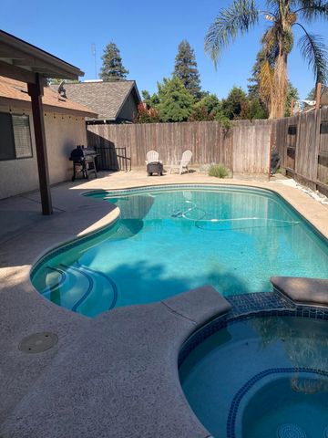 5948 W Crowley Avenue, Visalia, CA 93291