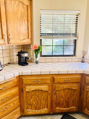 5948 W Crowley Avenue, Visalia, CA 93291